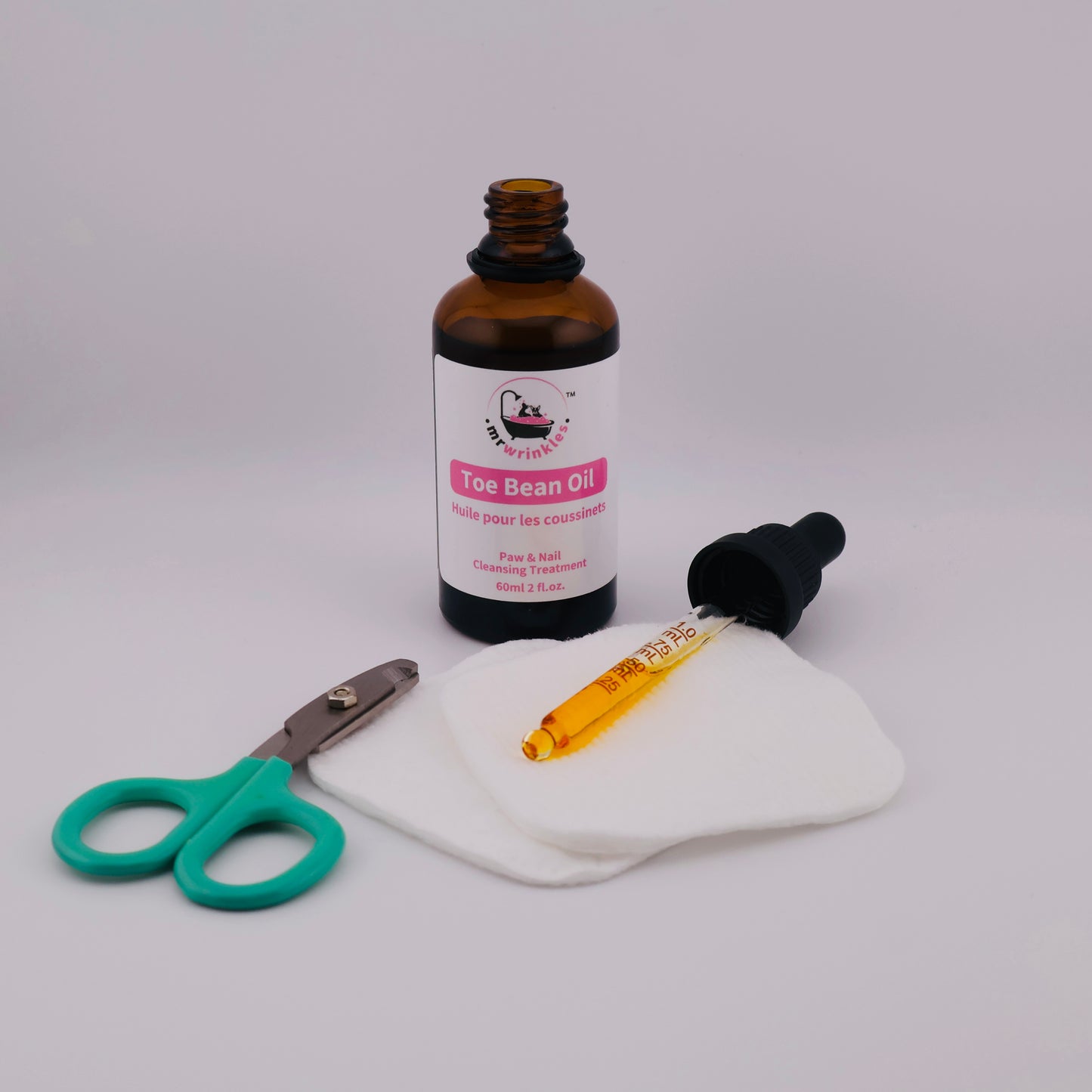 Mr Wrinkles Sphynx Toe Bean Oil Paw and Nail cleansing treatment with cotton pads and small nail scissors